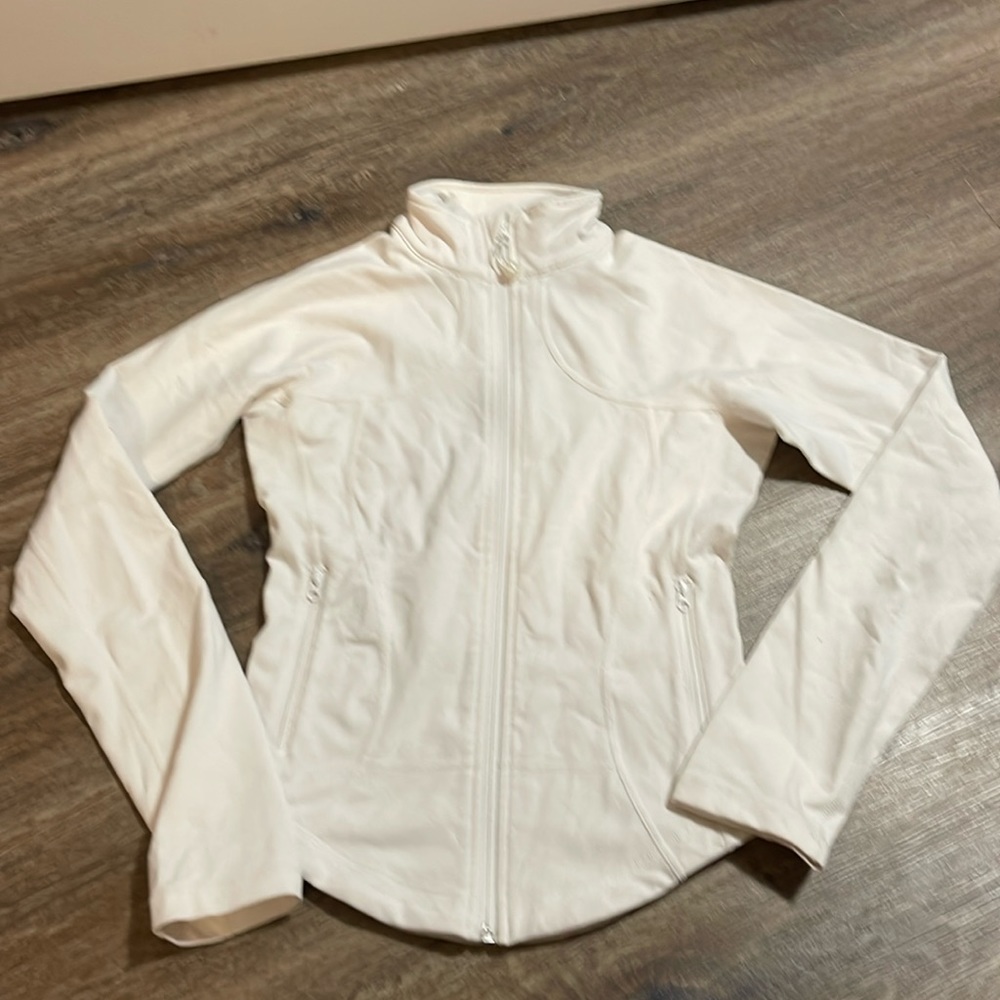 Lululemon size 4